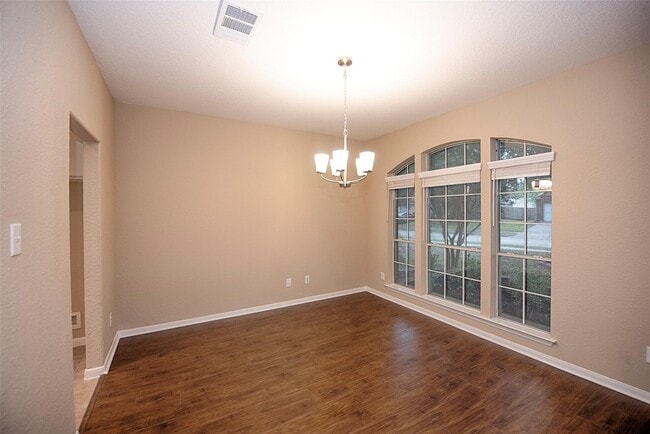 Building Photo - 10411 Village Lake Dr