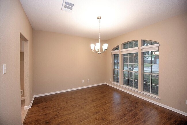 Foto del edificio - 10411 Village Lake Dr