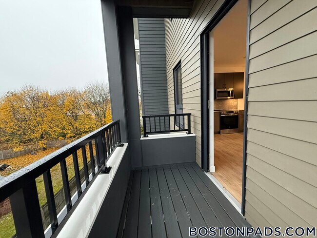 Building Photo - 199 Gardner St