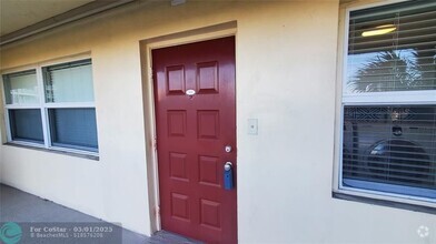 Building Photo - 3095 N Course Dr