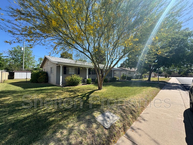 Building Photo - 718 W Glenn Dr
