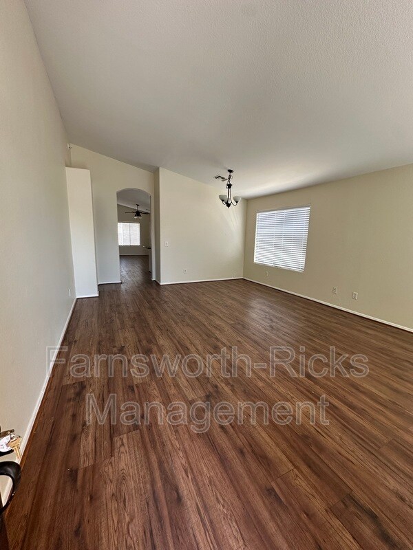 Building Photo - 5730 E Holmes Ave