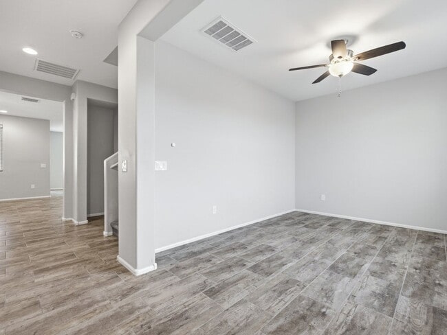 Foto del edificio - Spacious Two-Story Home with Open Living & Community Pool Access