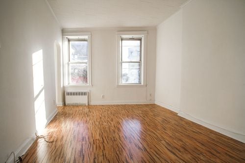 Primary Photo - 5905 Myrtle Ave