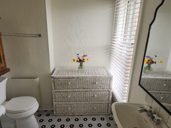 Building Photo - 100 Bauer Ave