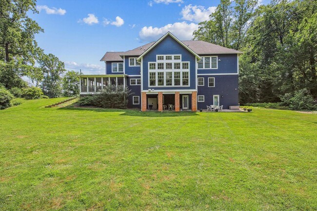 Building Photo - Magnificent 6 Bedroom, 5 Bathroom Luxmanor...