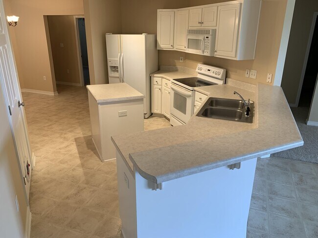 Building Photo - 2168 Lambourn Ct
