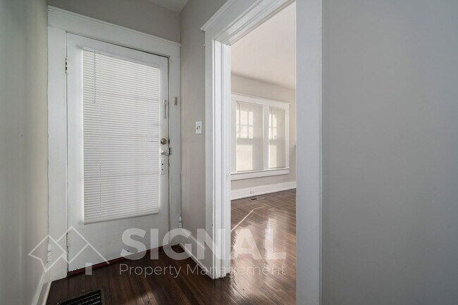 Foto del edificio - 1738 Damon St