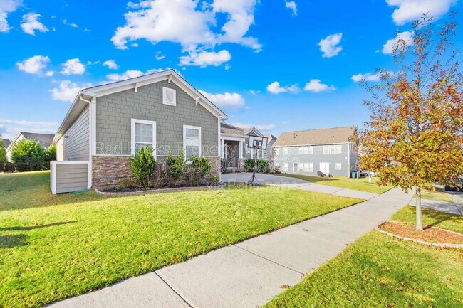 Foto del edificio - 4004 Petersburg Dr