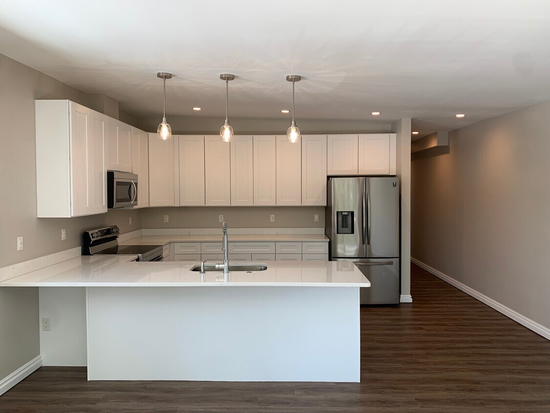 Foto principal - 4609 Lorain Ave