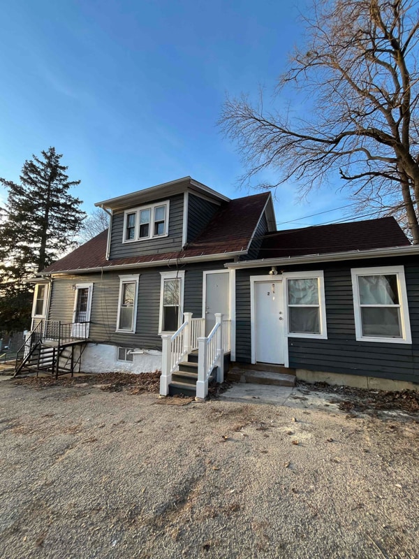 Primary Photo - 393 Wellington Ave