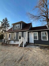 Building Photo - 393 Wellington Ave