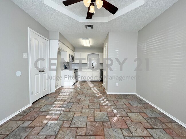 Building Photo - Great 3/3/2 in Keller ISD!