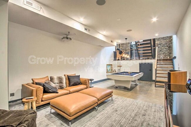 Building Photo - 2128 E Firth St