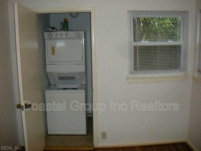 Foto del edificio - 5605 Westbury Rd