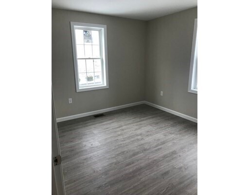 Building Photo - 1456 Hanover St