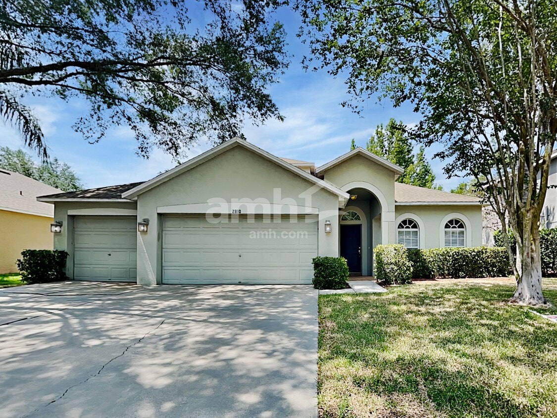 Foto principal - 2810 Windcrest Oaks Court
