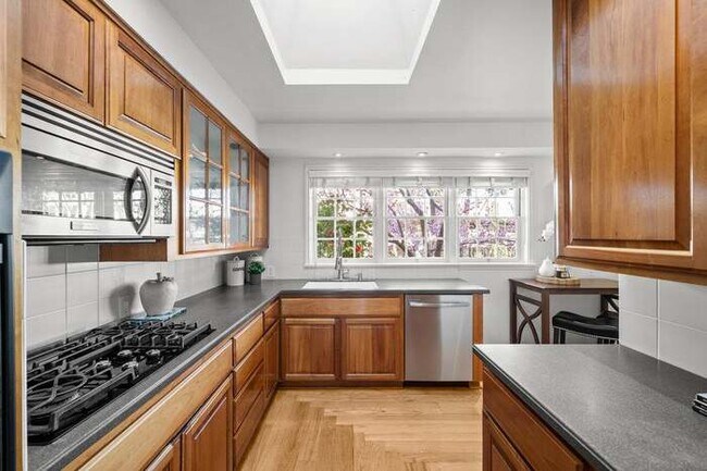 Building Photo - 3110 Edison St