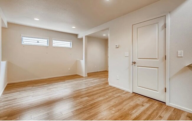 Building Photo - 7907 NE 92nd Ave
