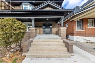 Building Photo - 5 Maplewood Ave