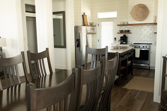 Building Photo - 2119 Loretta Parker Lane