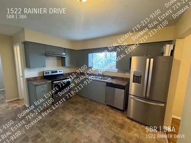 Building Photo - 1522 Rainier Dr