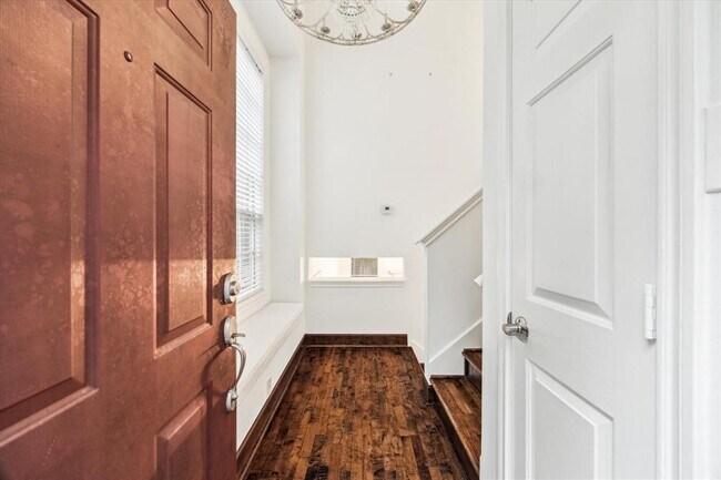 Foto del edificio - 227 Blushwood Pl