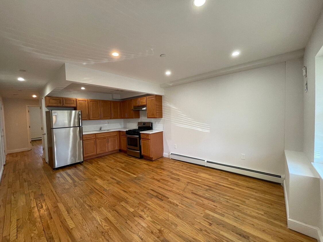 3221 Pearsall Ave, The Bronx, NY 10469 House Rental in The Bronx, NY