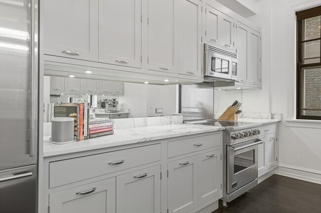 Foto del edificio - 3314 N Lake Shore Dr