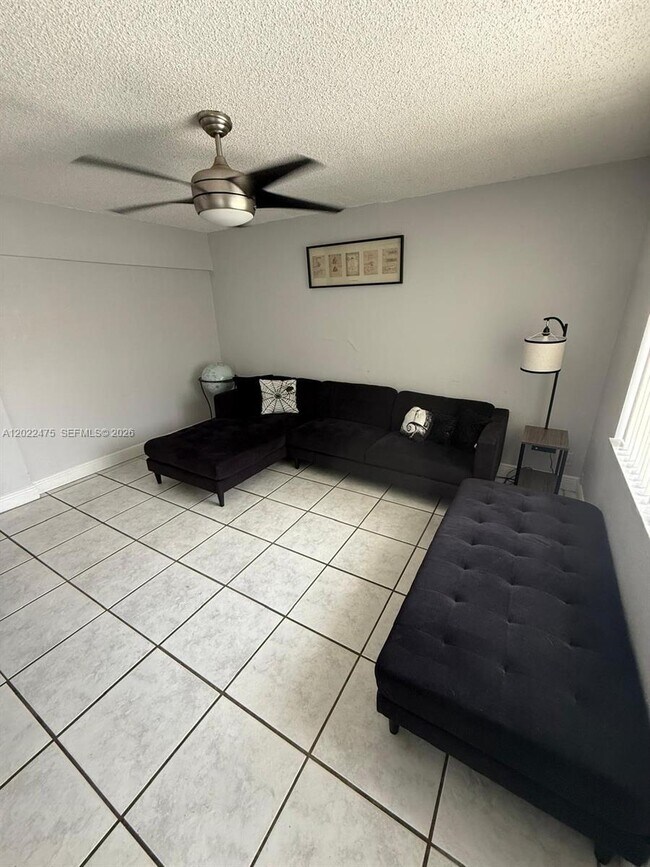 Foto del edificio - 9116 NW 35th Pl