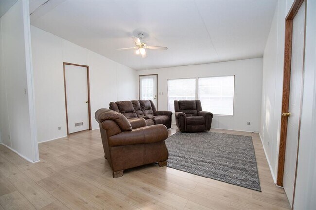 Foto del edificio - 11524 Stidham Rd