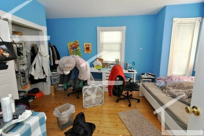 Foto del edificio - Massive Single-Family House in Allston!