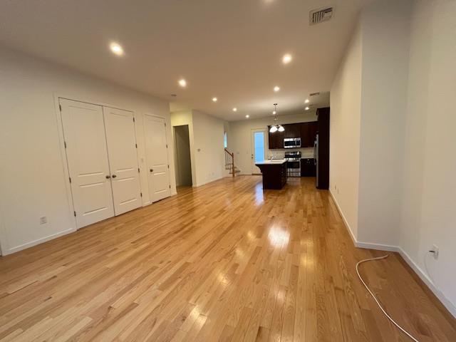 Foto del edificio - 57 Sands Point Rd