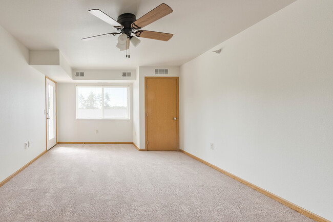 Living Room - River Hills Apartments