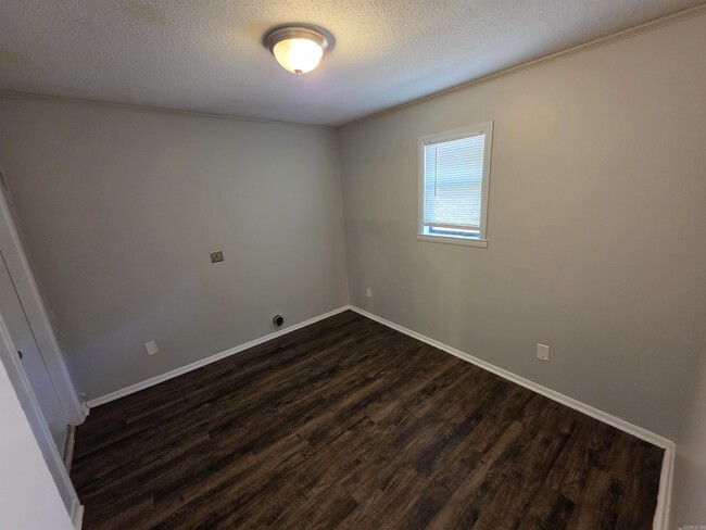 Building Photo - 1000 Lehman Dr
