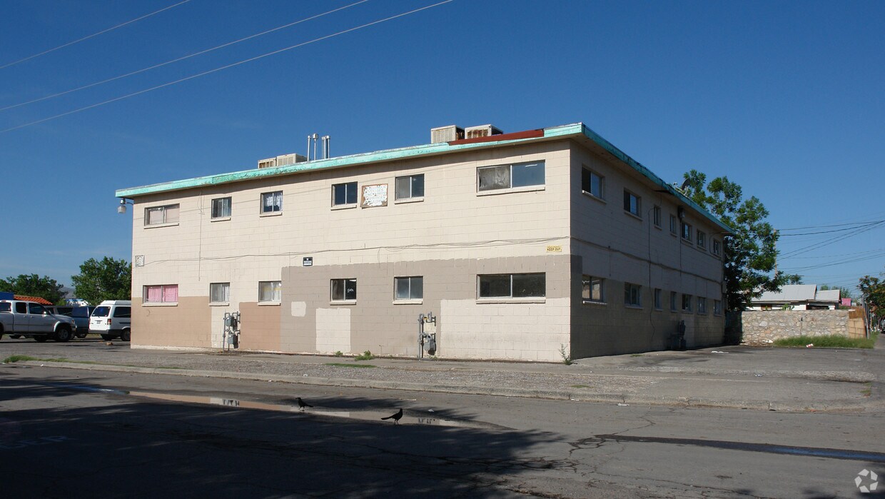 Building Photo - 2929 Findley Ave