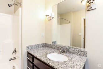 2BR, 2BA - 1,026 SF - The Oxford - The Lane