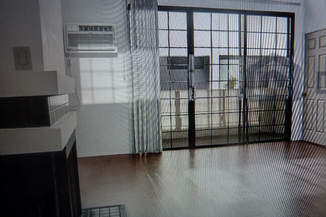 Foto del edificio - 3648 Motor Ave