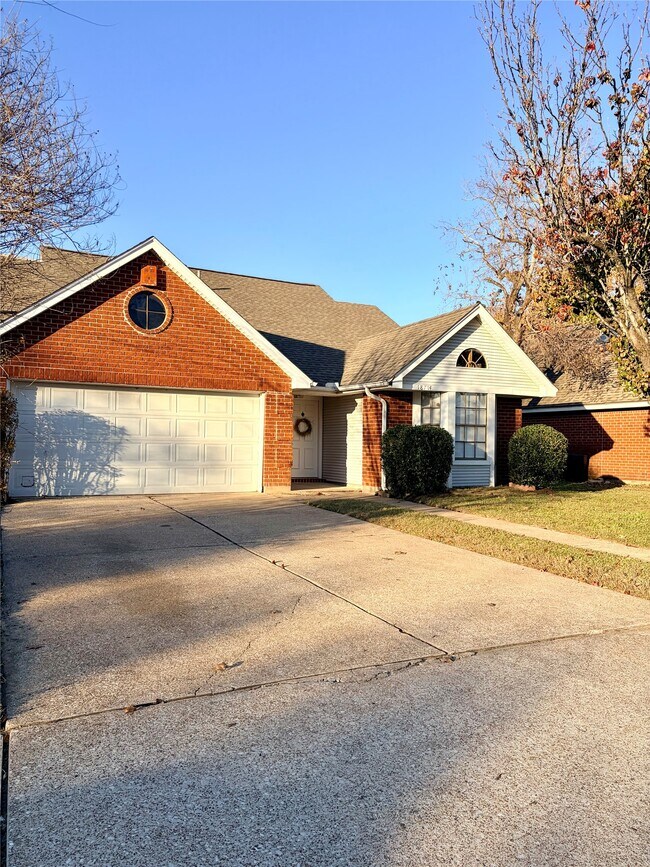 Foto del edificio - 18714 Haughland Dr