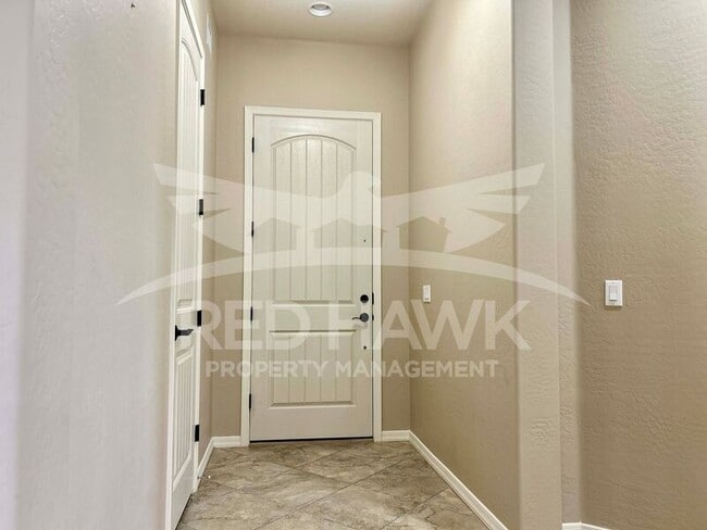 Building Photo - 1748 N Makalu Cir