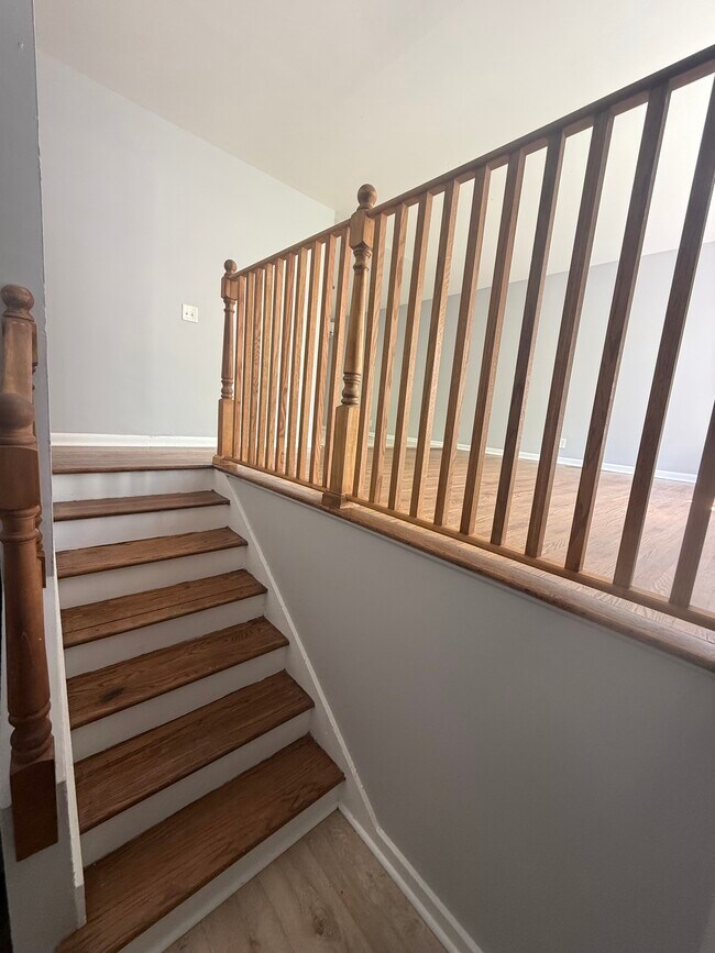 Foto del edificio - 317 Melvin Jones Dr