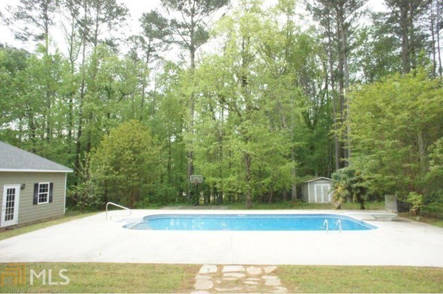 Building Photo - 45 London Ln, Sharpsburg, GA 30277