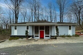 Building Photo - 19 Ridgeview Rd