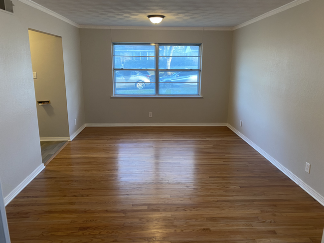 Living Room - 1537 Meadow Valley Ln