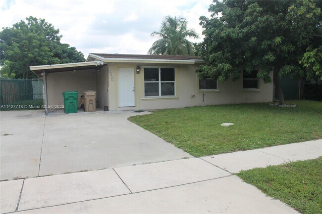 Building Photo - 6201 SW 38th Ct