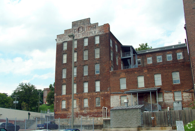 Building Photo - Superior Warehouse Apartments