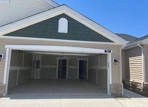 Building Photo - 566 Rochdale Run