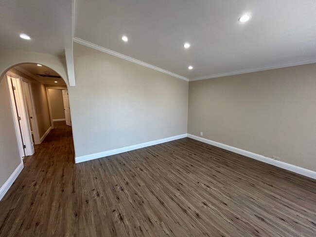 Foto del edificio - Irvington Area Home!  Not to be missed!