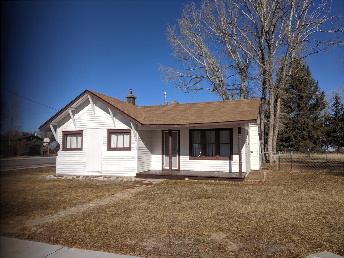 Primary Photo - 145 W Magnolia St