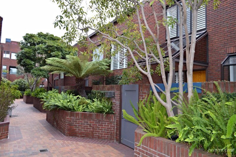 Primary Photo - 640 Davis St